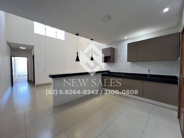 #13990 - Casa em condomínio para Venda em Goiânia - GO - 1