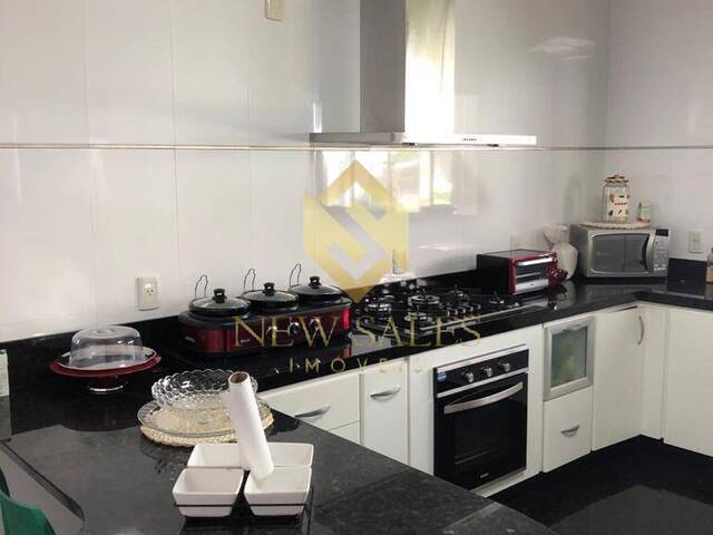 Sobrado para Venda em Goiânia - 5