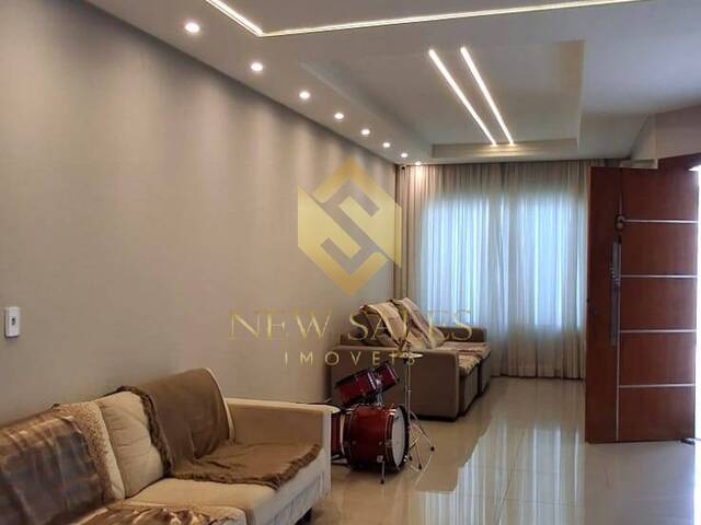 Sobrado para Venda em Goiânia - 4