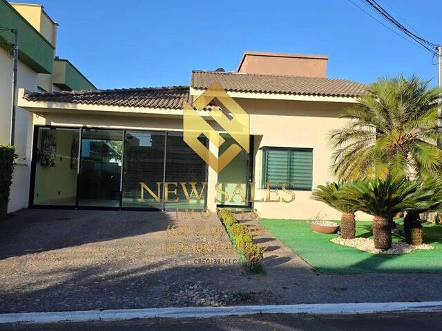 #15471 - Casa em condomínio para Venda em Goiânia - GO - 1