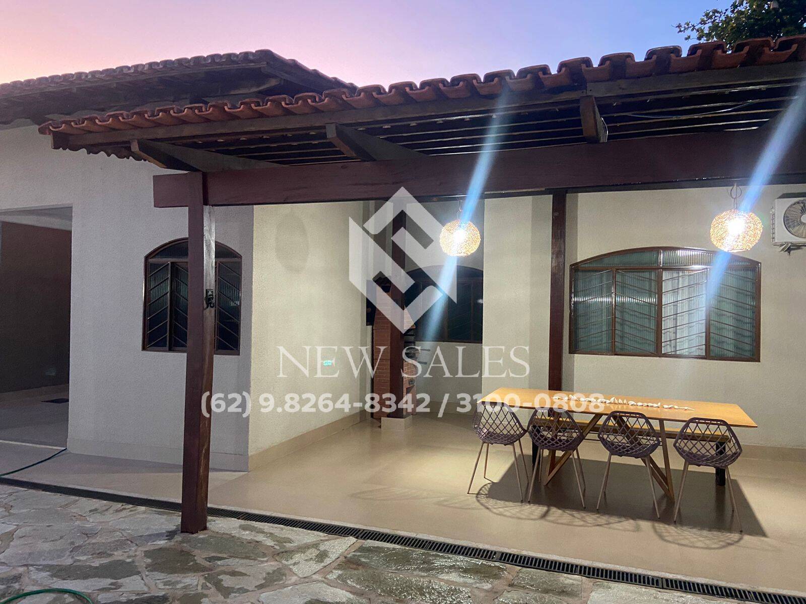 Casa à venda com 3 quartos, 360m² - Foto 2